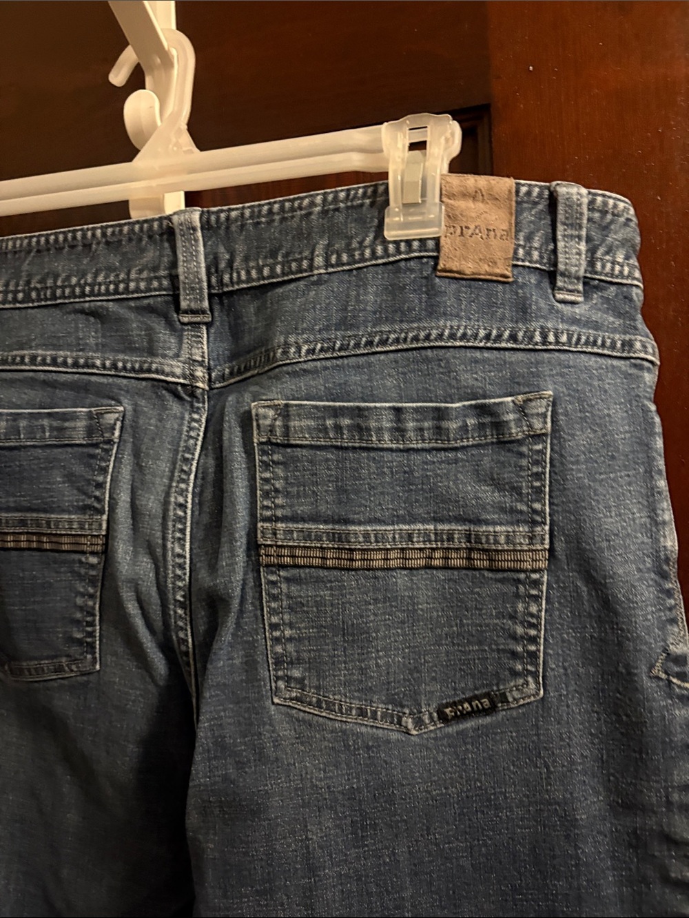 Men's Denim Jeans Prana in Medium Blue - Classic Back Pocket Detail